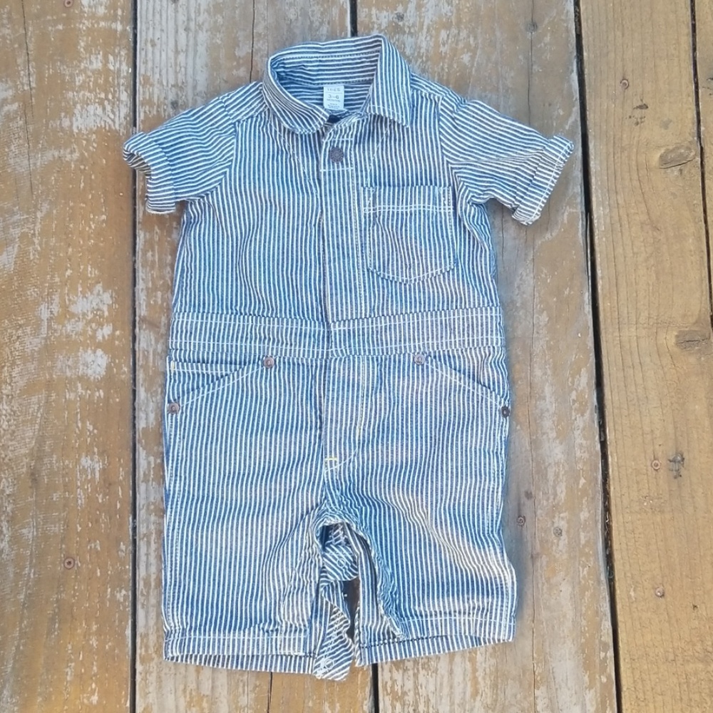 EUC Baby Gap Romper, 3 - 6 months